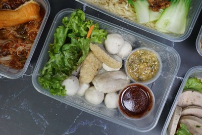 อาหาร หรือ เครื่องดื่ม