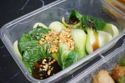 อาหาร หรือ เครื่องดื่ม