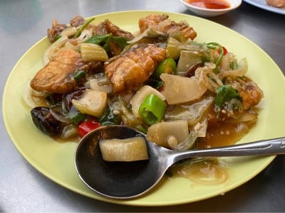 ปลากระพงผัดเกี๊ยมฉ่าย