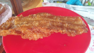 หมูสามชั้นทอด (ขีด)