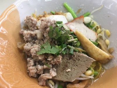 บะหมี่ยำแห้ง