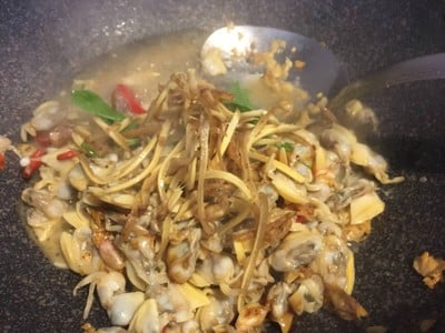 วิธีทำ หอยลายผัดโหระพา วิธีทำ หอยลายผัดโหระพา