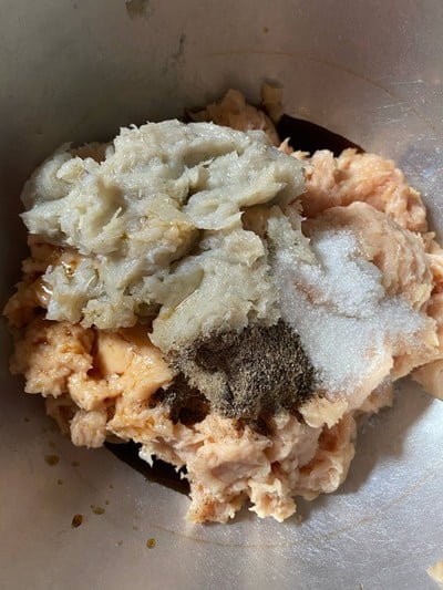วิธีทำ เกี๊ยวไก่ (สำหรับทอด ต้ม นึ่ง ได้หมด) วิธีทำ เกี๊ยวไก่ (สำหรับทอด ต้ม นึ่ง ได้หมด)