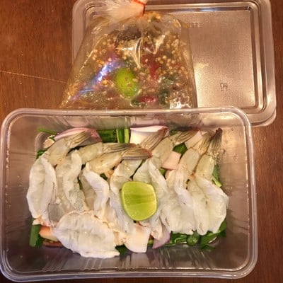 ยำกุ้งสด