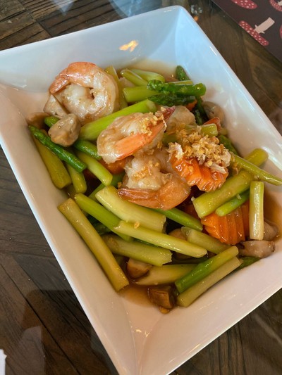 หน่อไม้ฝรั่งผัดกุ้ง