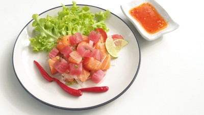 ยำทูน่า แซลมอน tuna salmon spicy salad