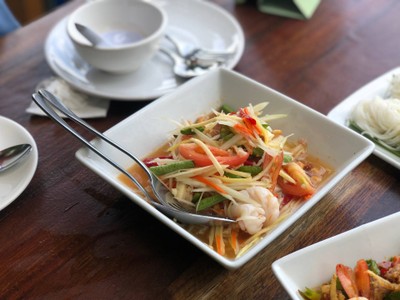 ส้มตำไทยกุ้งต้ม