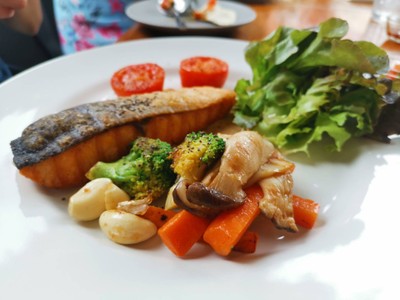 SALMON STEAK