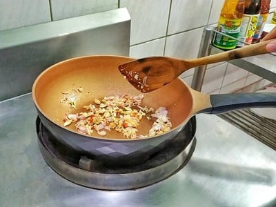 วิธีทำ หมูสามชั้นผัดกะปิ วิธีทำ หมูสามชั้นผัดกะปิ