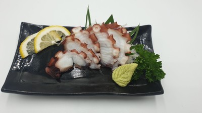 ปลาหมึกยักษ์ซาซิมิ Tago sashimi