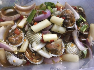 อาหาร หรือ เครื่องดื่ม