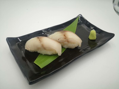 ซูชิปลาซาบะดอง 2คำ  saba sushi