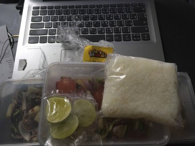 อาหาร หรือ เครื่องดื่ม