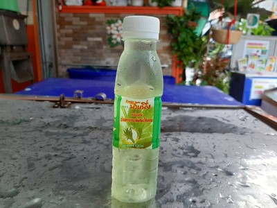 น้ำว่านหางจระเข้ผสมน้ำใบเตย (บ้านแพ้ว)