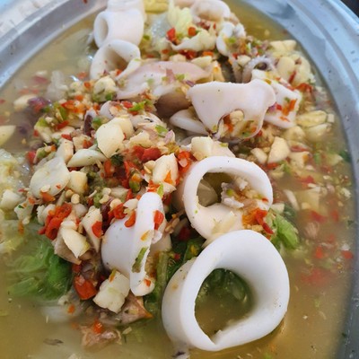 ปลาหมึกไข่นึ่งมะนาว