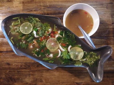 ปลาหมึกนึ่งมะนาว