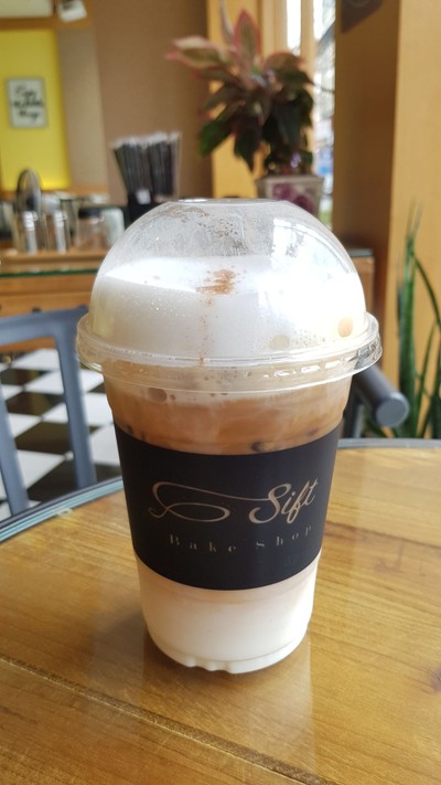 คาปูชิโน่เย็น 16 ออนซ์.