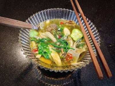 แกงยอดมะพร้าวใบย่านาง (แกงเปรอะ)