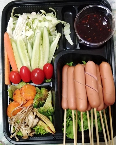 ชุดเซ็ทไส้กรอกเวียนนา 10 ไม้+เครื่องเคียง 1กล่อง
