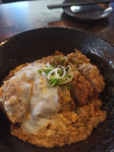 ข้าวหน้าหมูทอดราดไข่ตุ๋น