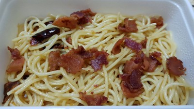 สปาเก็ตตี้ผัดพริกกระเทียมเบคอน
