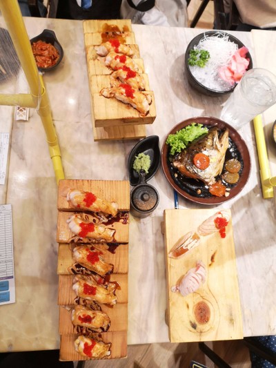 อาหาร หรือ เครื่องดื่ม