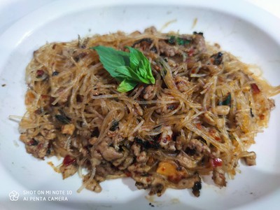 วิธีทำ ชุดทำวุ้นเส้นผัดกะเพรา(แกร็บไทยโก)