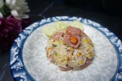 ข้าวผัดแหนม