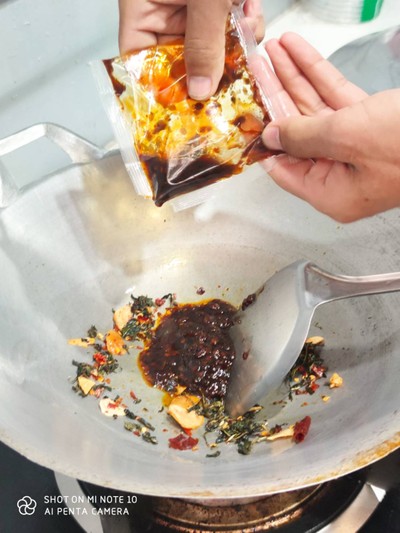 วิธีทำ ชุดทำวุ้นเส้นผัดกะเพรา(แกร็บไทยโก)