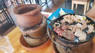 อาหาร หรือ เครื่องดื่ม