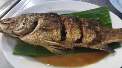 ปลากะพงทอดน้ำปลา
