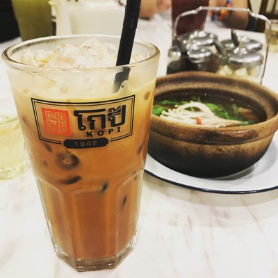 ชมยอยักษ์บนผืนน้ำทะเลน้อยพัทลุง