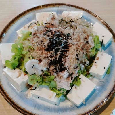 สลัดเต้าหู้