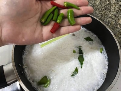 วิธีทำ หมูแดดเดียวต้มกะทิ