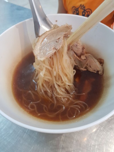 เส้นเล็กน้ำ