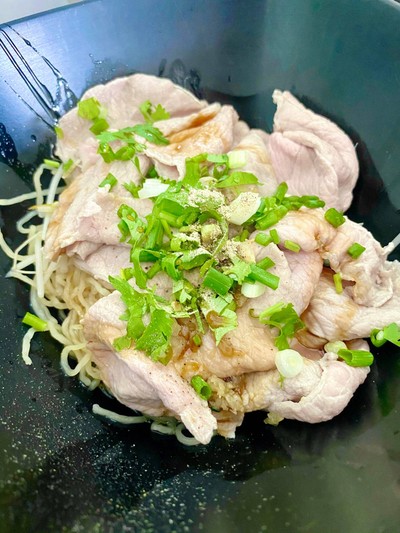 บะหมี่แห้ง เนื้อสด