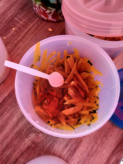 อาหาร หรือ เครื่องดื่ม