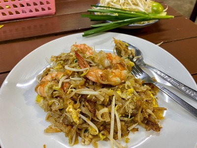 ผัดไทยกุ้งสด