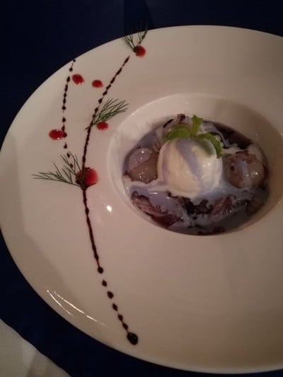 ข้าวเหนียวเปียกลำไยไอศกรีมมะลิ