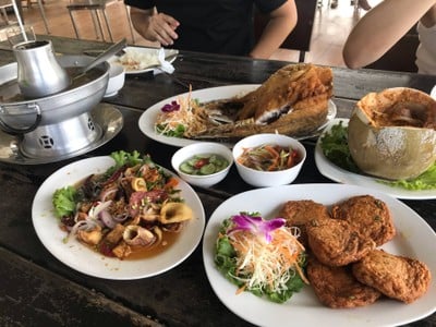 เรือนร่มไทร