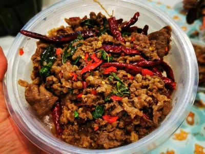 เมนูของร้าน กะเพราผัด รัชบาร์