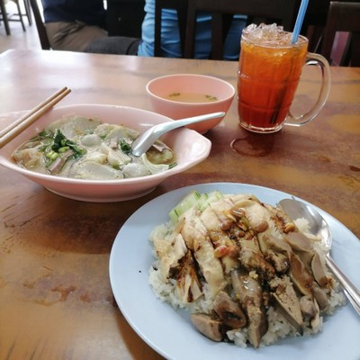 อาหาร หรือ เครื่องดื่ม