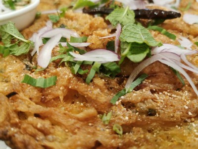 ไข่เจียวลาบ-เสิร์ฟคู่น้ำจิ้มแจ่ว