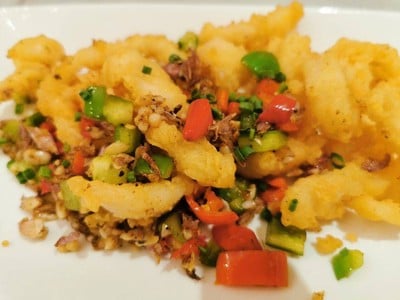 ปลาหมึกผัดพริกเกลือ