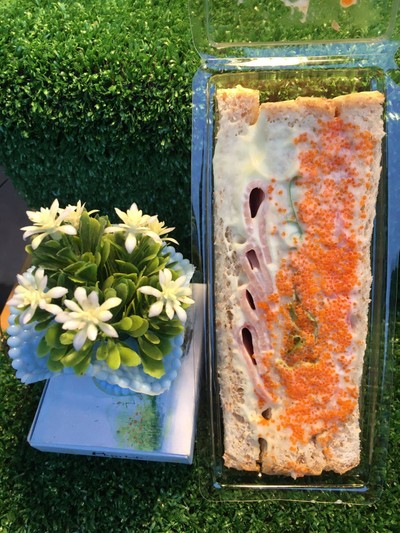 แซนวิชโบโลน่า+ปูอัดไข่กุ้ง