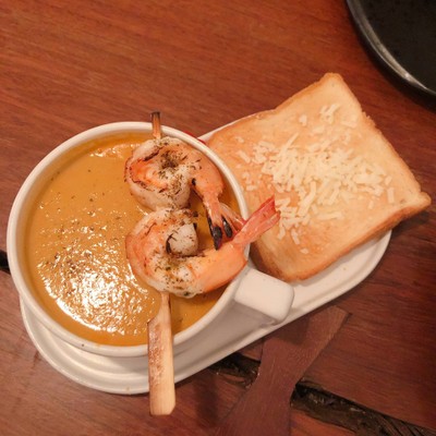 ซุปล้อปสเตอร์เสิร์ฟพร้อมกุ้ง