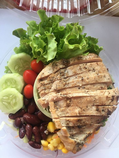 สลัดอกไก่พริกไทดำ2