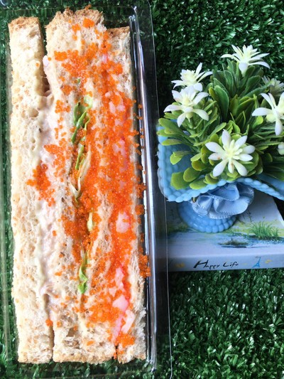 แซนวิชทูน่า+ปูอัดไข่กุ้ง