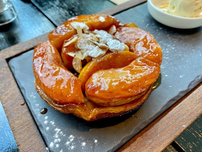 Apple tarte tatin