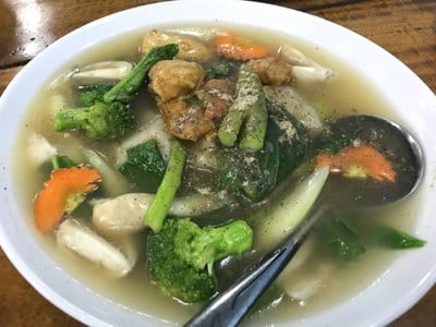 เส้นใหญ่ราดหน้าปลา